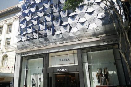 Zara dévoile une vitrine 3D enchanteresse à New York