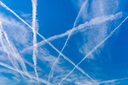 L’AVENIR DES NÉGATIONNISTES DES CHEMTRAILS S’ANNONCE TRÈS COMPLIQUÉ ✈️🌫