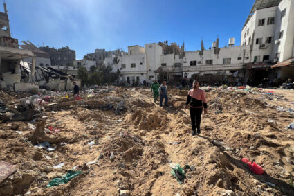 Après des appels à l’aide répétés, adressés au monde, par le directeur de l’hôpital Kamal Adwan au cours des derniers jours, l’armée israélienne a pris d’assaut l’hôpital Kamal Adwan, dans le nord de Gaza, et a expulsé tous les patients et le personnel qui s’y trouvaient.